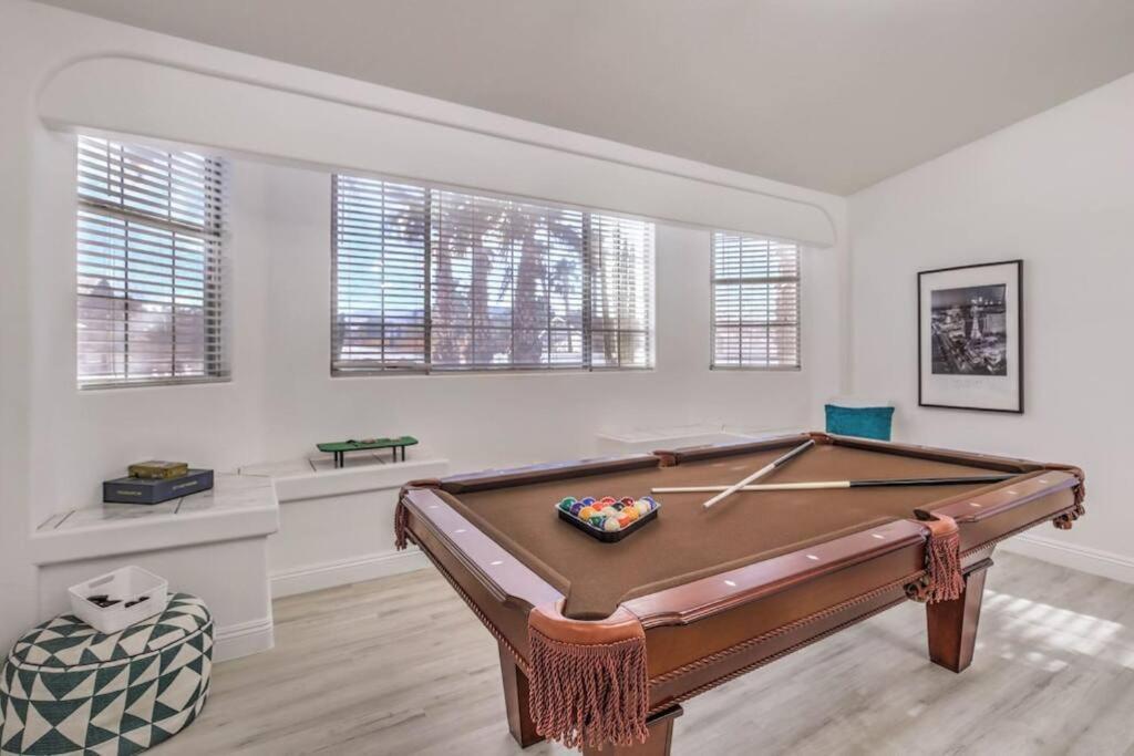 Cozy Desert Retreat - Pool, Spa, Views Henderson Bagian luar foto